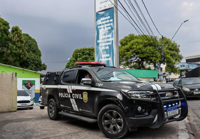 Em Manaus, homem é preso por deixar mãe de 76 anos amarrada