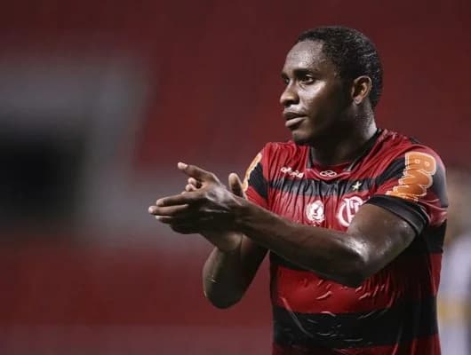 Ex-jogador do Flamengo tem prisão decretada por dívida de pensão alimentícia