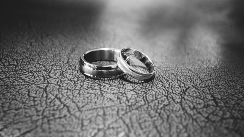 Na Inglaterra, casal é divorciado após advogado cometer erro; entenda