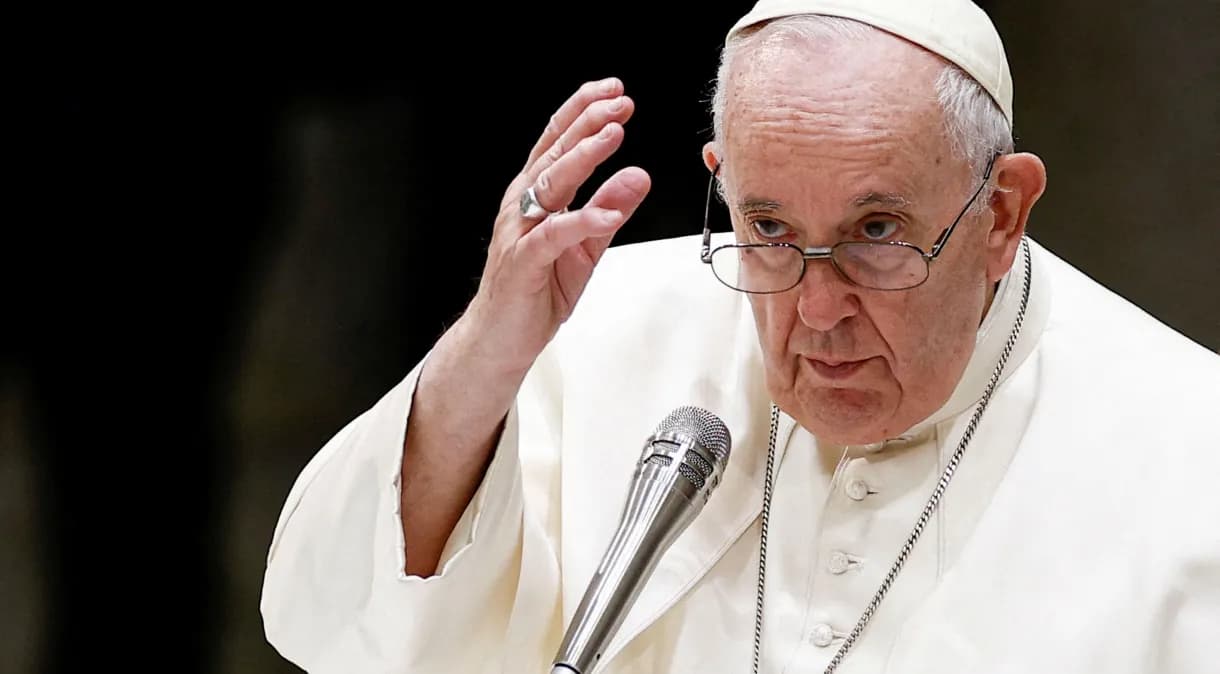 Papa Francisco pede desculpas por fala considerada homofóbica