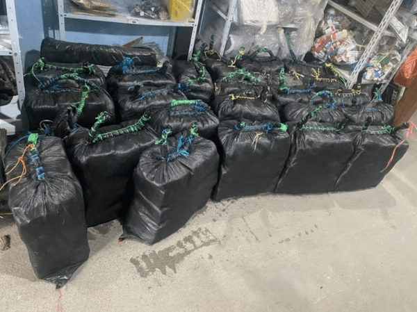 Operação apreende mais de 2 toneladas de drogas, lancha blindada e armas no rio Solimões, no AM