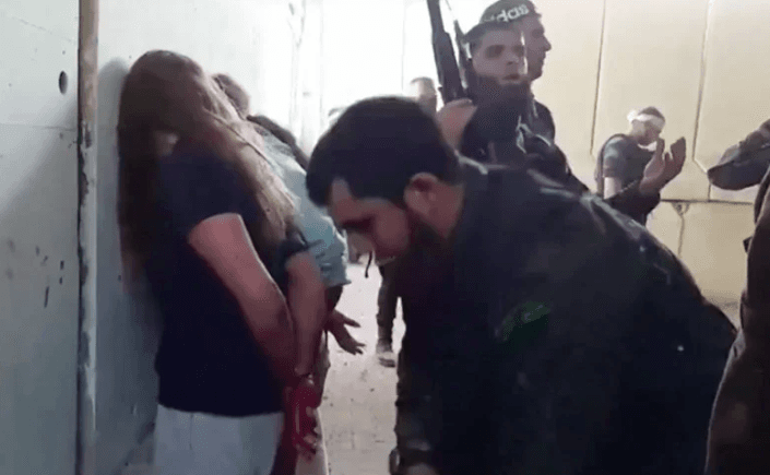 Israel divulga vídeo de jovens mantidas em cativeiro pelo Hamas