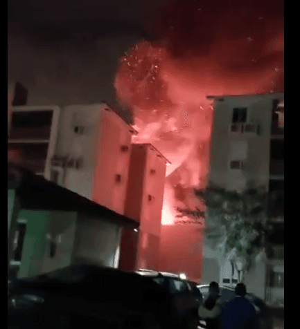 VÍDEO: Incêndio de grandes proporções atinge prédio em Porto Alegre