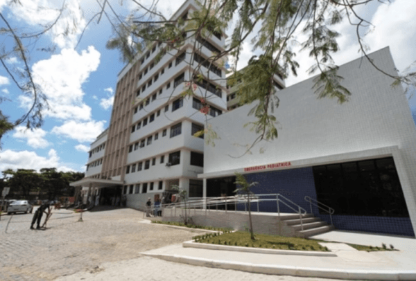 Recém-nascido é atingido por bala perdida na cabeça dentro de hospital no Recife