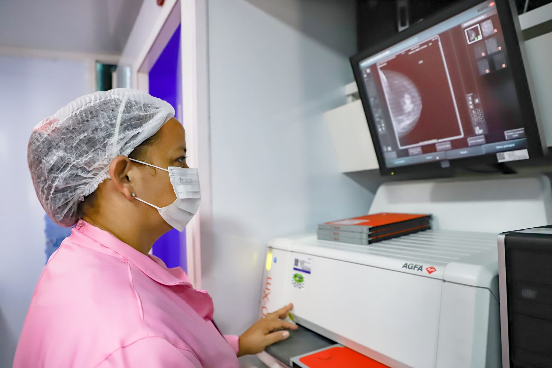 Nova Cidade, Tancredo Neves e mais: Veja os bairros de Manaus que recebem atendimento da Carreta da Mulher