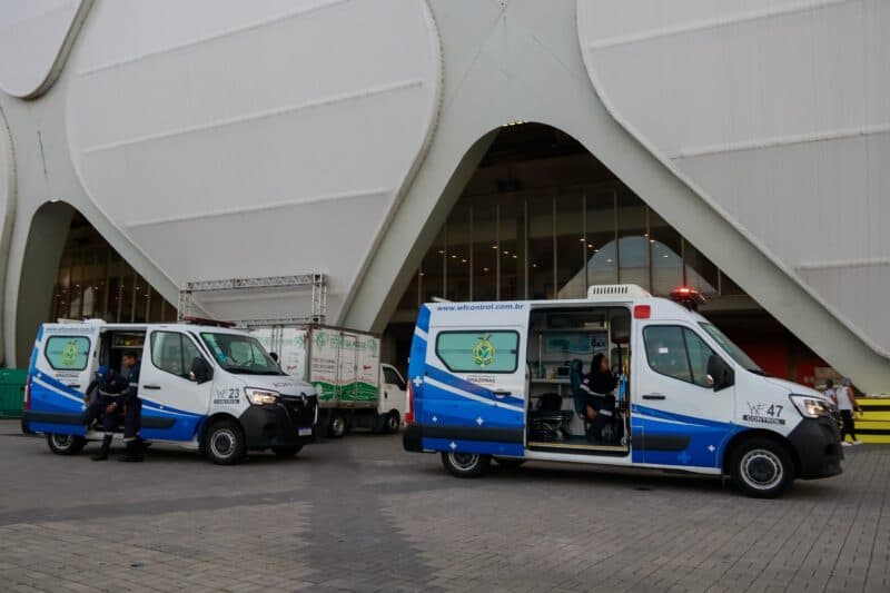Mulher desmaia durante duelo entre Amazonas e Flamengo na Arena da Amazônia