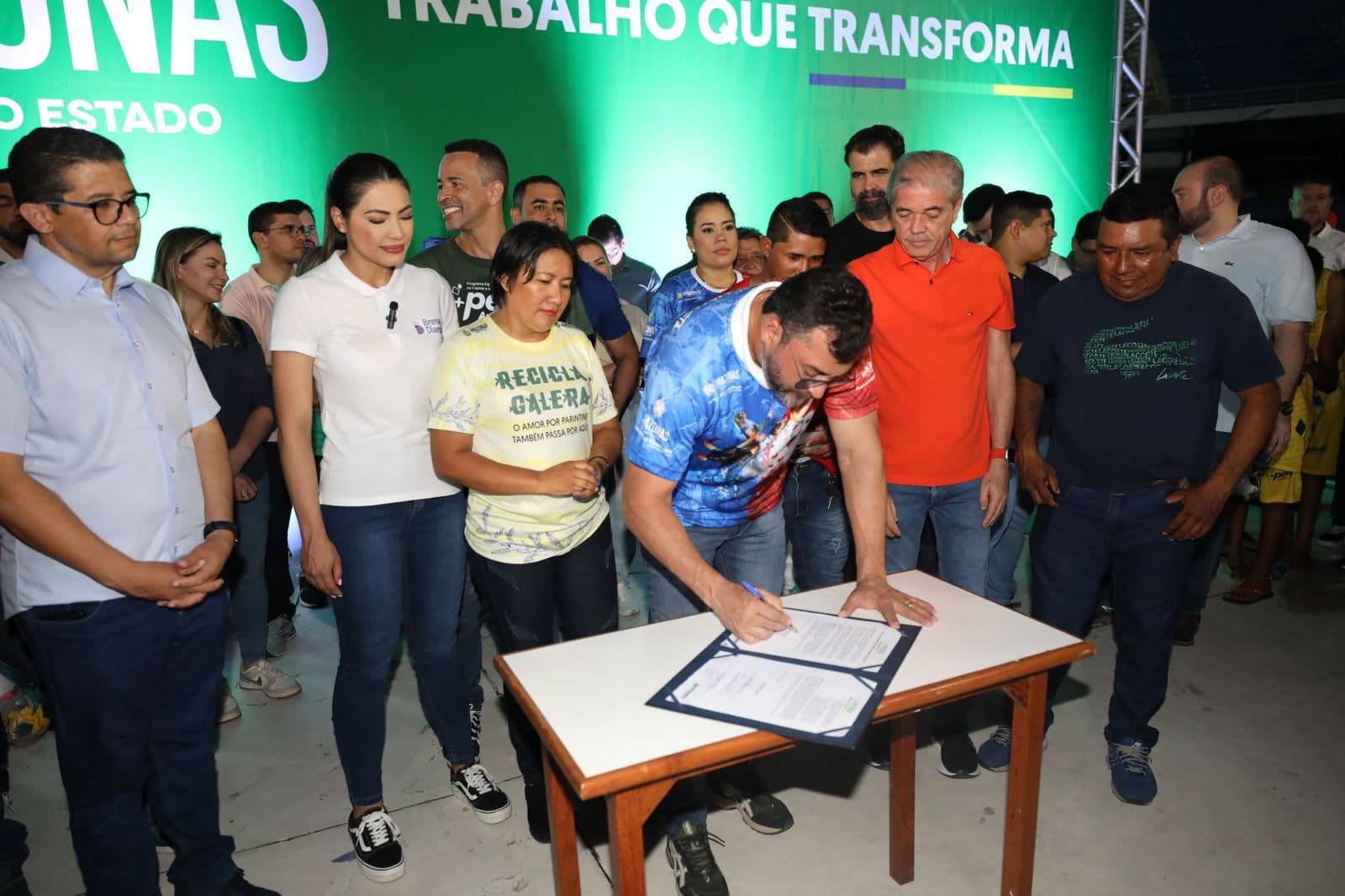 Em Parintins, Wilson Lima assina termo de ampliação do PAC e lança ações de governo