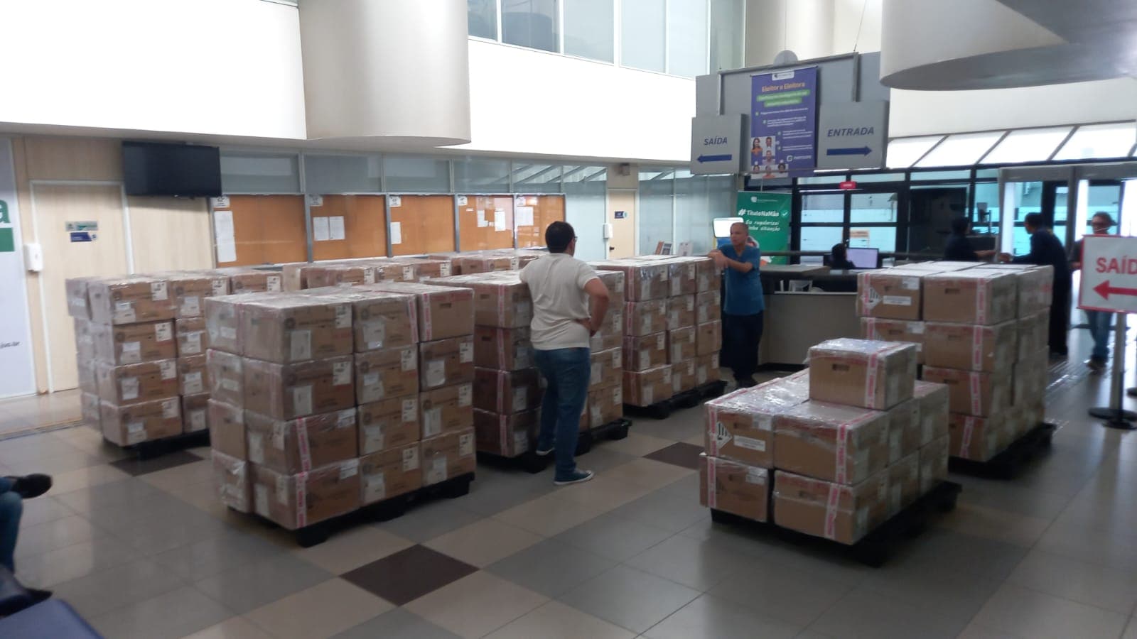 TRE envia urnas eletrônicas para treinamento de mesários no interior do Amazonas