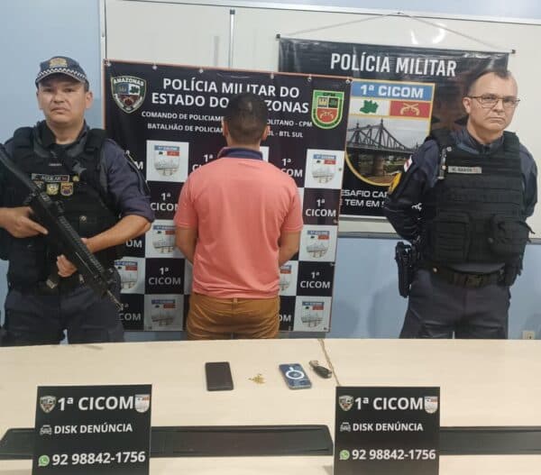 Homem é preso após sequestrar e espancar jovem para desbloquear celular, em Manaus