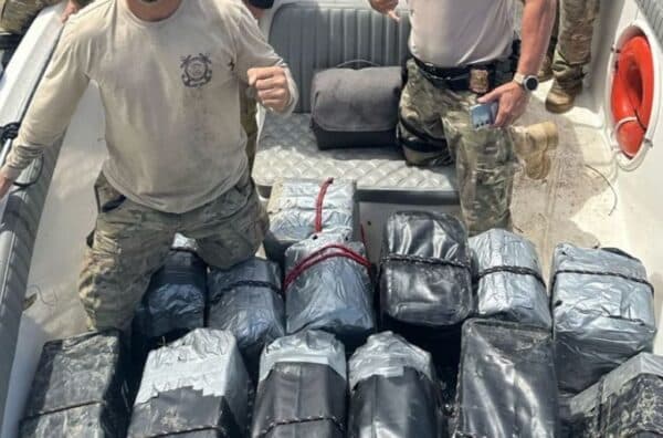 Polícia Federal intercepta lancha e apreende mais de 500 kg de cocaína no Pará