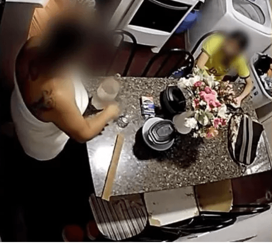 Madrasta flagrada agredindo criança se entrega à polícia em Manaus; Pai também se apresenta