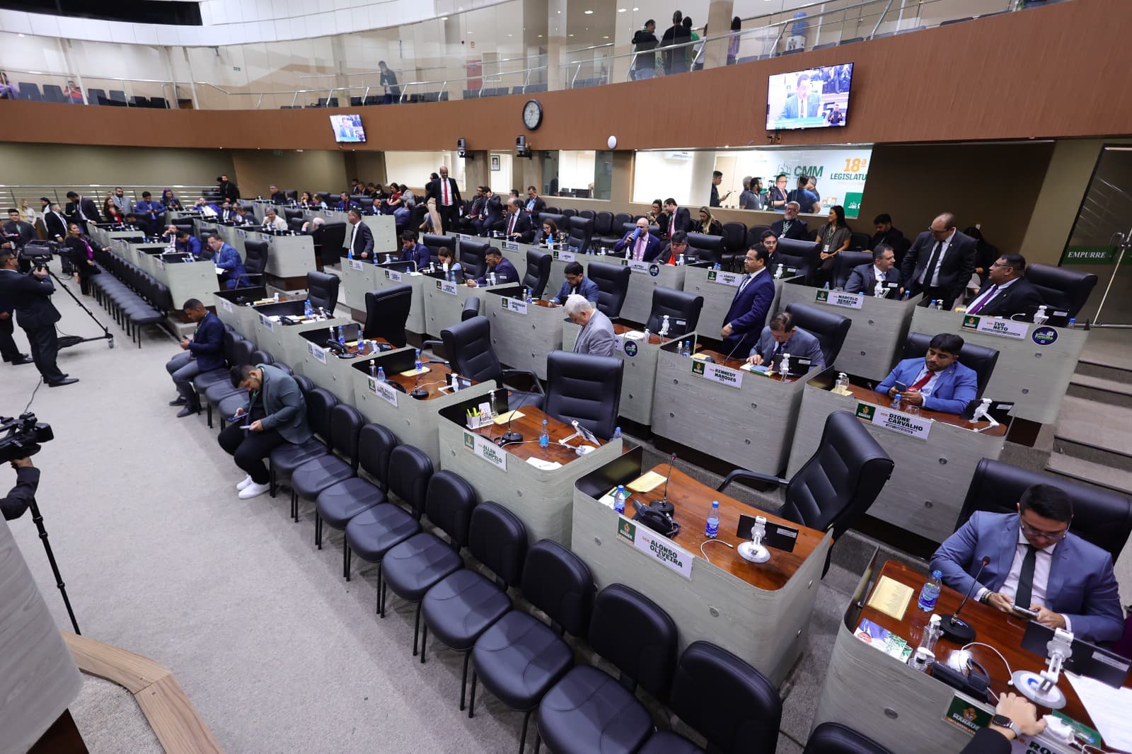 CMM aprova reajuste salarial de servidores da Semed e da Semsa