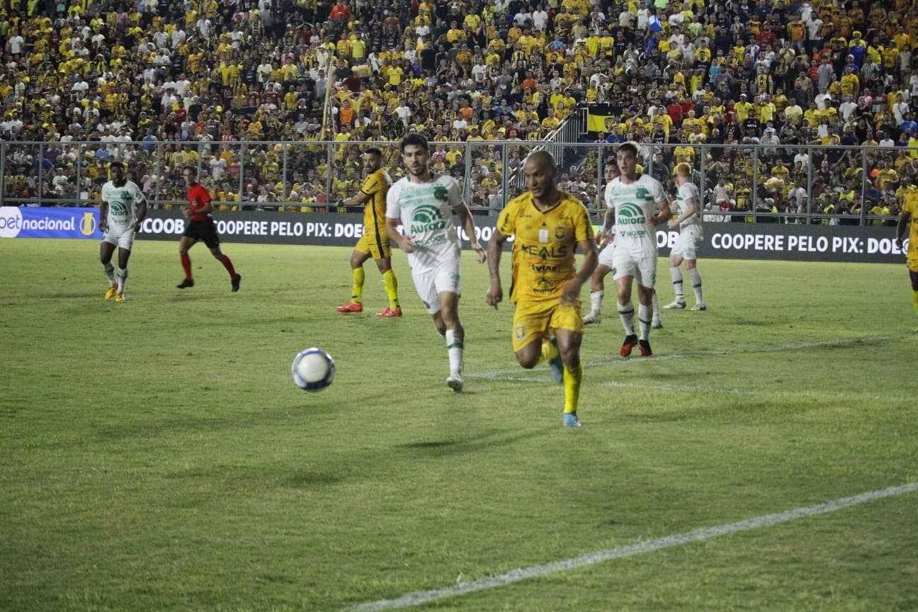 Fora de casa, Amazonas encara a Chapecoense na Série B