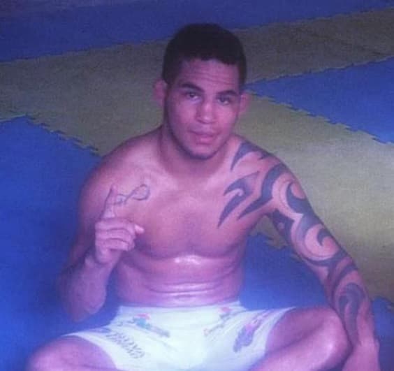 Polícia procura por homem que agrediu criança em Manaus