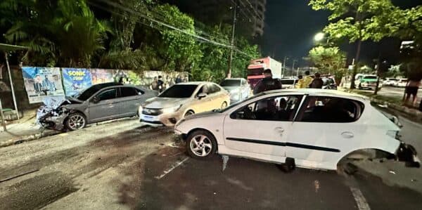 VÍDEO: “Racha” entre carros deixa cinco pessoas feridas em Manaus, entre elas uma grávida