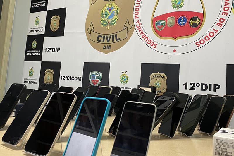 PC-AM entrega 30 celulares recuperados de furtos e roubos aos donos