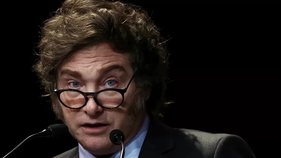 Argentina: Oposição vai pedir impeachment de Milei, após presidente se envolver em polêmica com criptomoeda