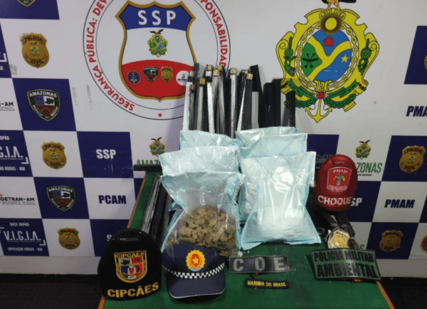 Polícia apreende cerca de 12kg de cocaína em embarcação no interior do Amazonas