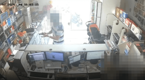 VÍDEO: Homem não aceita ser bloqueado no WhatsApp e tenta matar ex-namorada, em MG