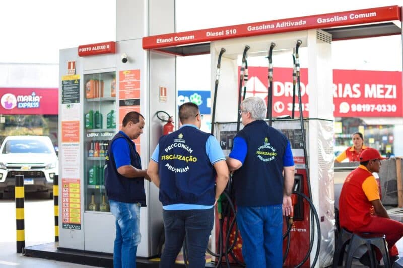 Operação Preço Justo: 100 postos de combustíveis são notificados após aumento no preço da gasolina, em Manaus