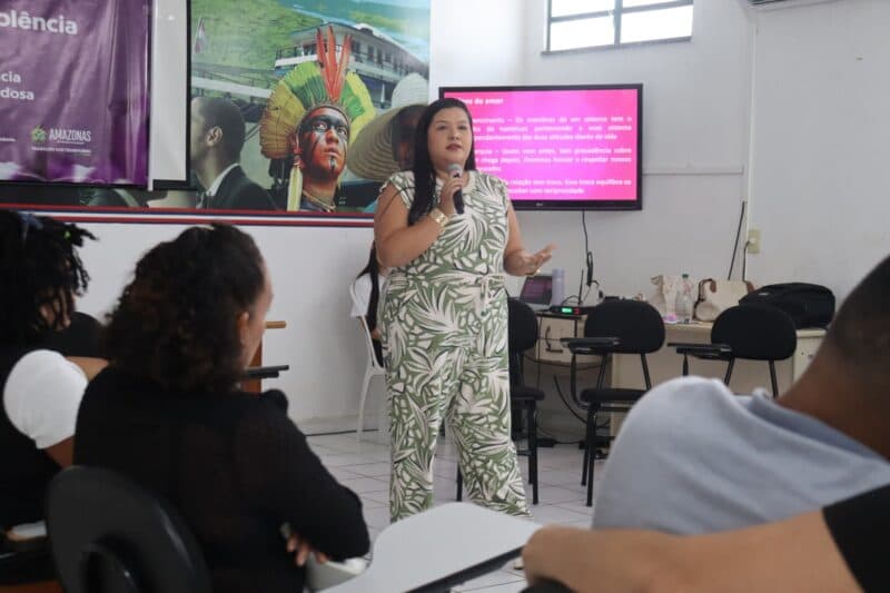 EnvelheSer 60+: projeto trabalha com possíveis agressores de idosos em Manaus