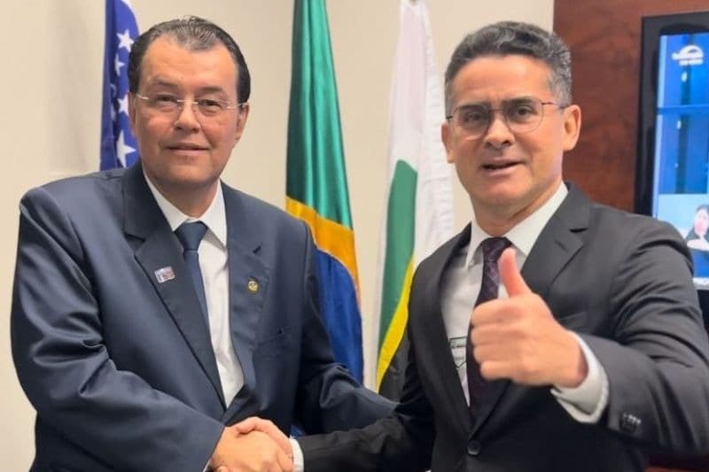 Senador Eduardo Braga cutuca Alberto Neto e diz que prefeito de Manaus defende ZFM
