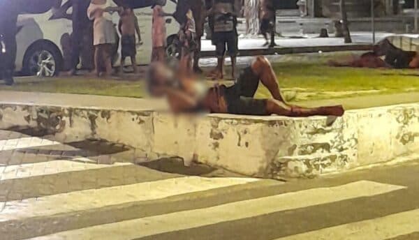 Homem em situação de rua é brutalmente espancado no Centro de Manaus