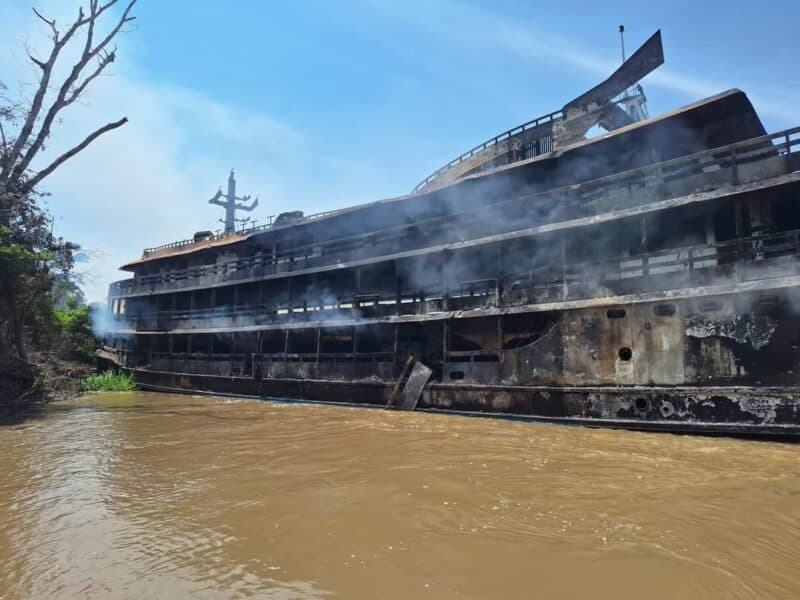 Sobe para quatro número de mortos após barco pegar fogo em Uarini