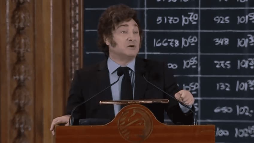 Milei cita Roberto Carlos e chama Zorro de ‘herói anarcocapitalista’