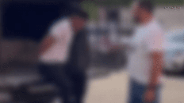 VÍDEO: Mãe flagra marido na cama abusando da filha de 8 anos em Manaus