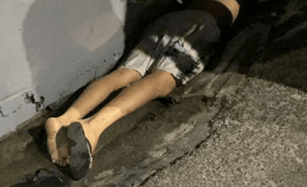 VÍDEO: Jovem é crivado de bala enquanto voltava de jogo de futebol no bairro Cidade de Deus