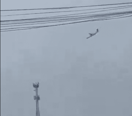 Vídeo mostra queda de avião com 62 pessoas a bordo em Vinhedo, em São Paulo