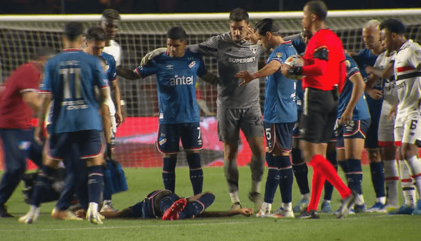 Izquierdo tem piora no quadro de saúde após sofrer arritmia durante jogo contra São Paulo