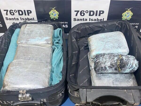 Casal é preso com 11 kg de maconha em lancha no interior do Amazonas