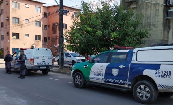Mulher é presa após ‘cravar faca’ no pescoço de homem no Monte das Oliveiras