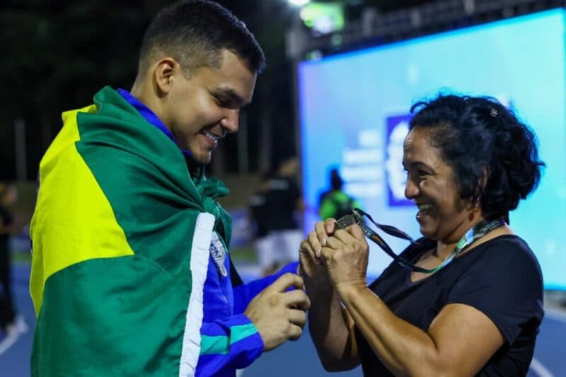 Treinadora amazonense vai à Paris acompanhar Pedro Nunes nas Olimpíadas