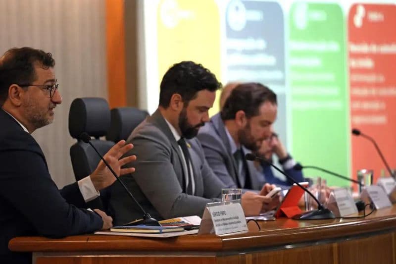 Equipe econômica do governo federal detalha medidas para cortar R$ 26 bilhões