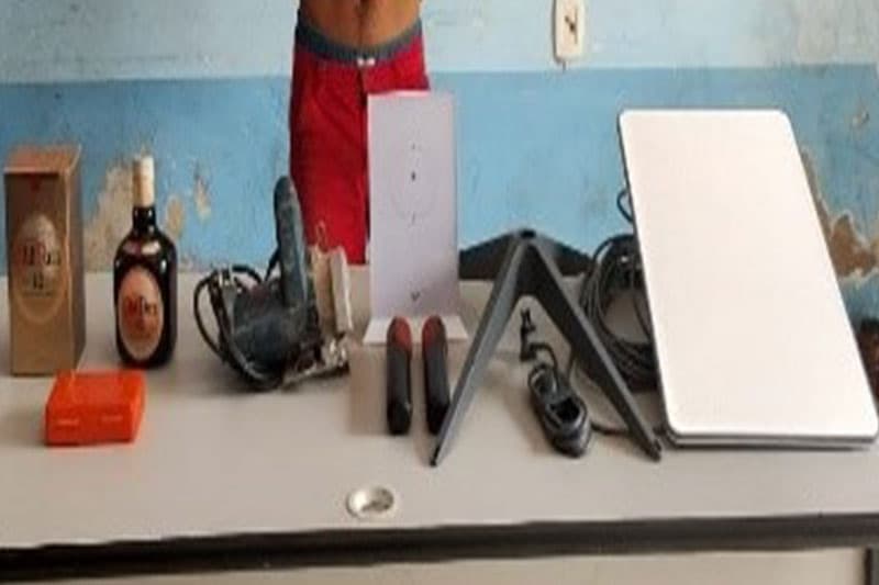 Em Envira, jovem de 19 anos é preso por envolvimento em furto