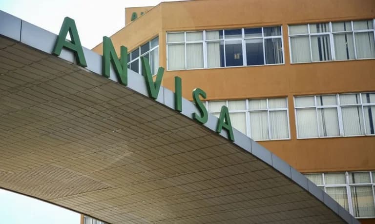 Anvisa aciona autoridades internacionais para trazer antídoto do metanol para o Brasil