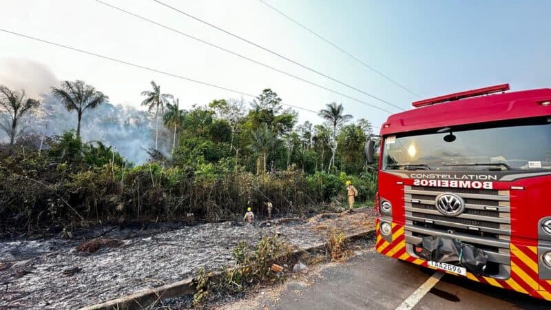 Em Iranduba, bombeiros combatem mais de 300 focos de incêndio em 24 horas