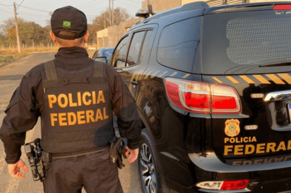Polícia prende grupo que escravizava e explorava mulheres em boate de Goiás