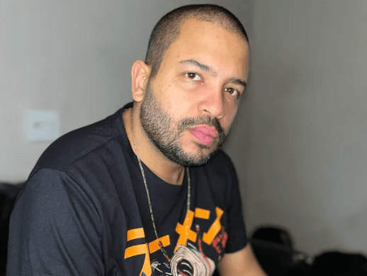 Criminosos invadem casa de Projota e fazem cantor refém em SP