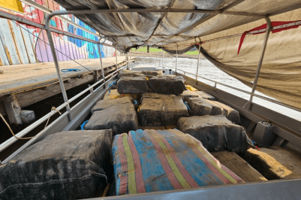 PF apreende mais de 2 toneladas de drogas em embarcação no Amazonas