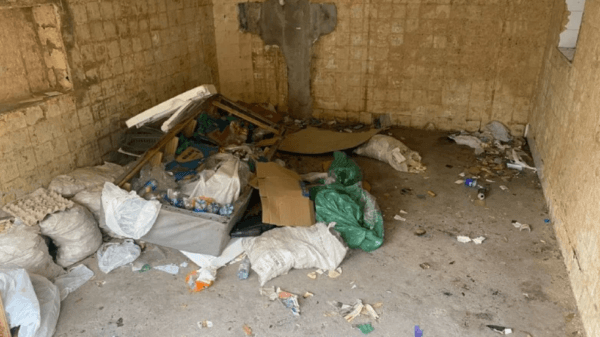 Corpo enrolado em saco é encontrado em garagem abandonada no Centro de Manaus