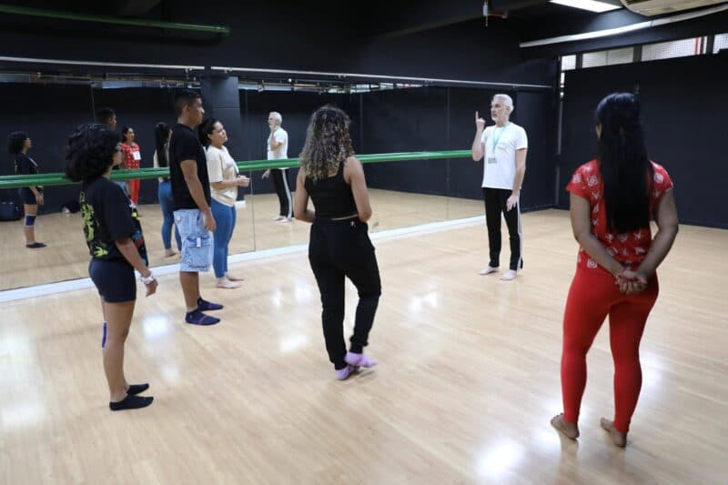 Vestibular e SIS da UEA: provas de Teatro, Música e Dança são aplicadas neste domingo em Manaus