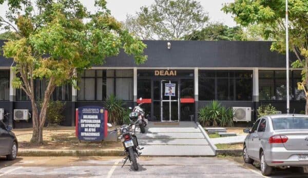 Avó descobre que foi furtada após neta de 12 anos gastar R$ 25 mil com looks novos em Manaus