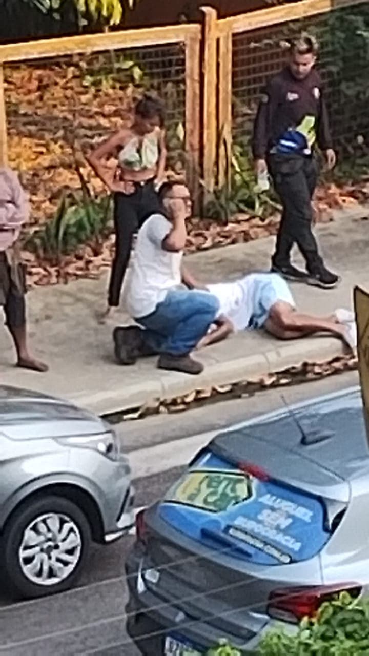 VÍDEOS: Bandidos em moto “distribuem tiros” no Parque 10; vítimas são enviadas ao 28 de Agosto