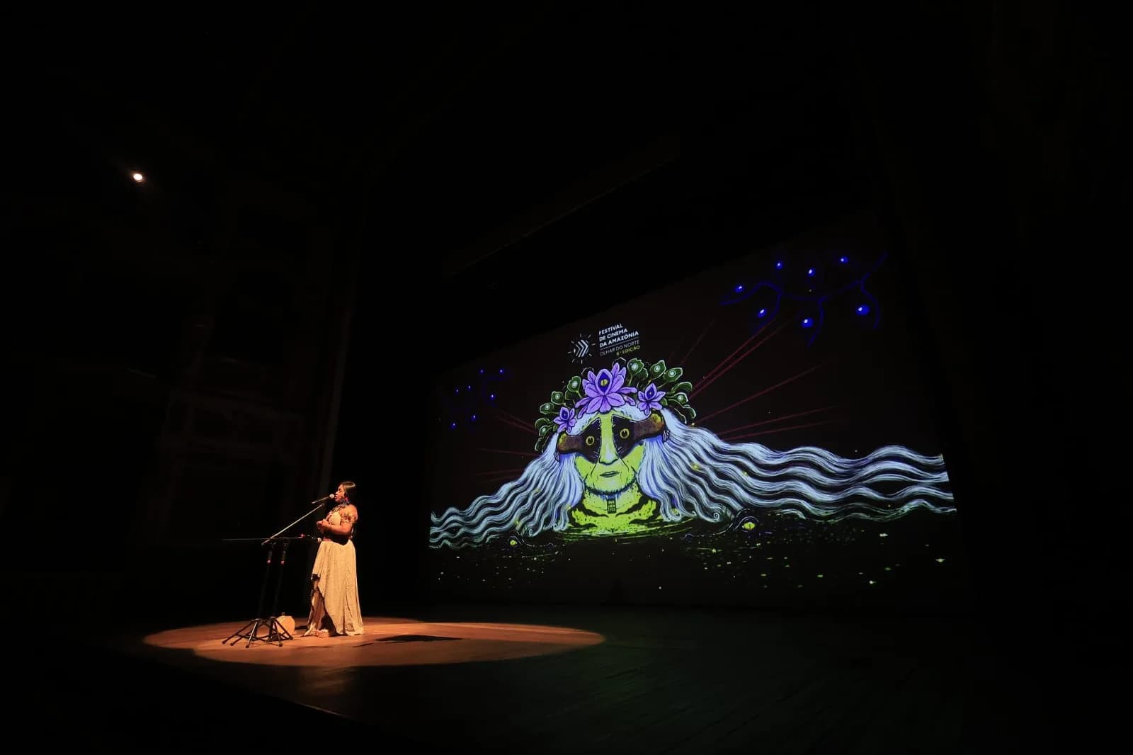 Agenda Cultural deste fim de semana inclui espetáculos, Primavera dos Museus e festivais de cinema