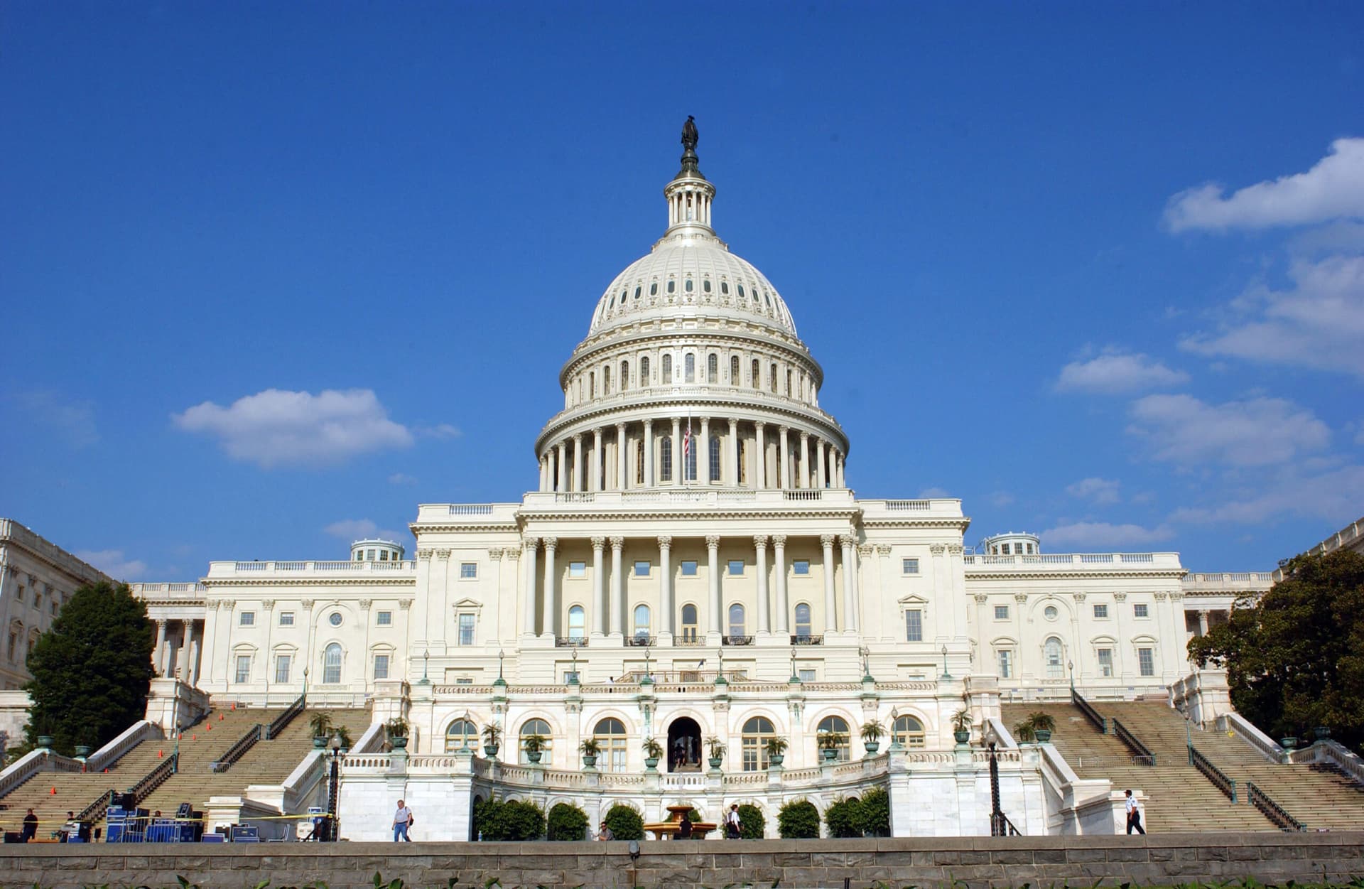 Senadores americanos, incluindo um republicano, apresentam projeto para cancelar tarifas contra o Brasil