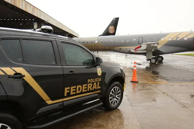 Passageira é presa com 80 cápsulas de drogas no aeroporto de Brasília